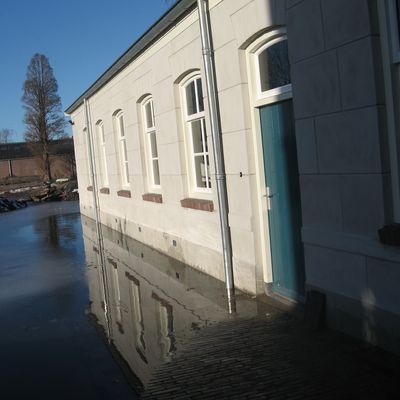 1579_te_water_05_01_11.jpg